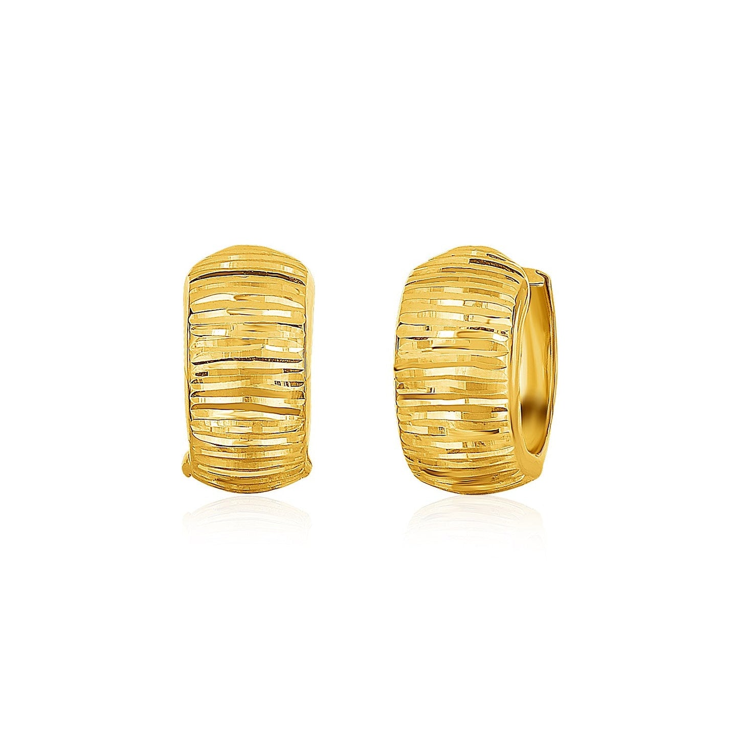 Pendientes de aro de oro amarillo de 14 quilates con diseño de corte de diamante