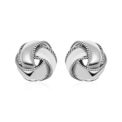 Pendientes de nudo de amor texturizados y pulidos de plata esterlina