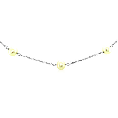 Collar de oro blanco de 14k con perlas blancas