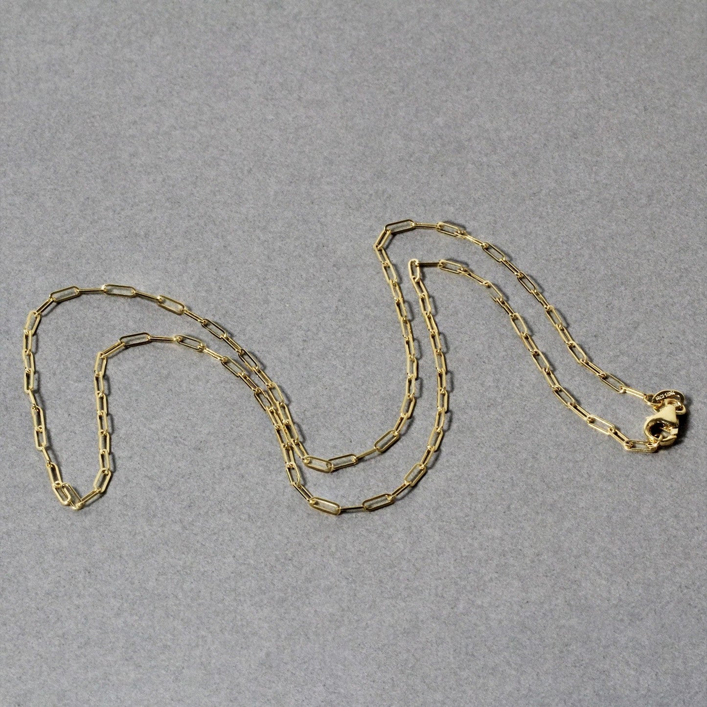 Cadena de eslabones ovalados finos de oro amarillo de 14K (1.5mm)