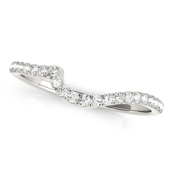Anillo de boda curvo de diamantes de oro blanco de 14k con engaste redondo de pavé (1/5 cttw)