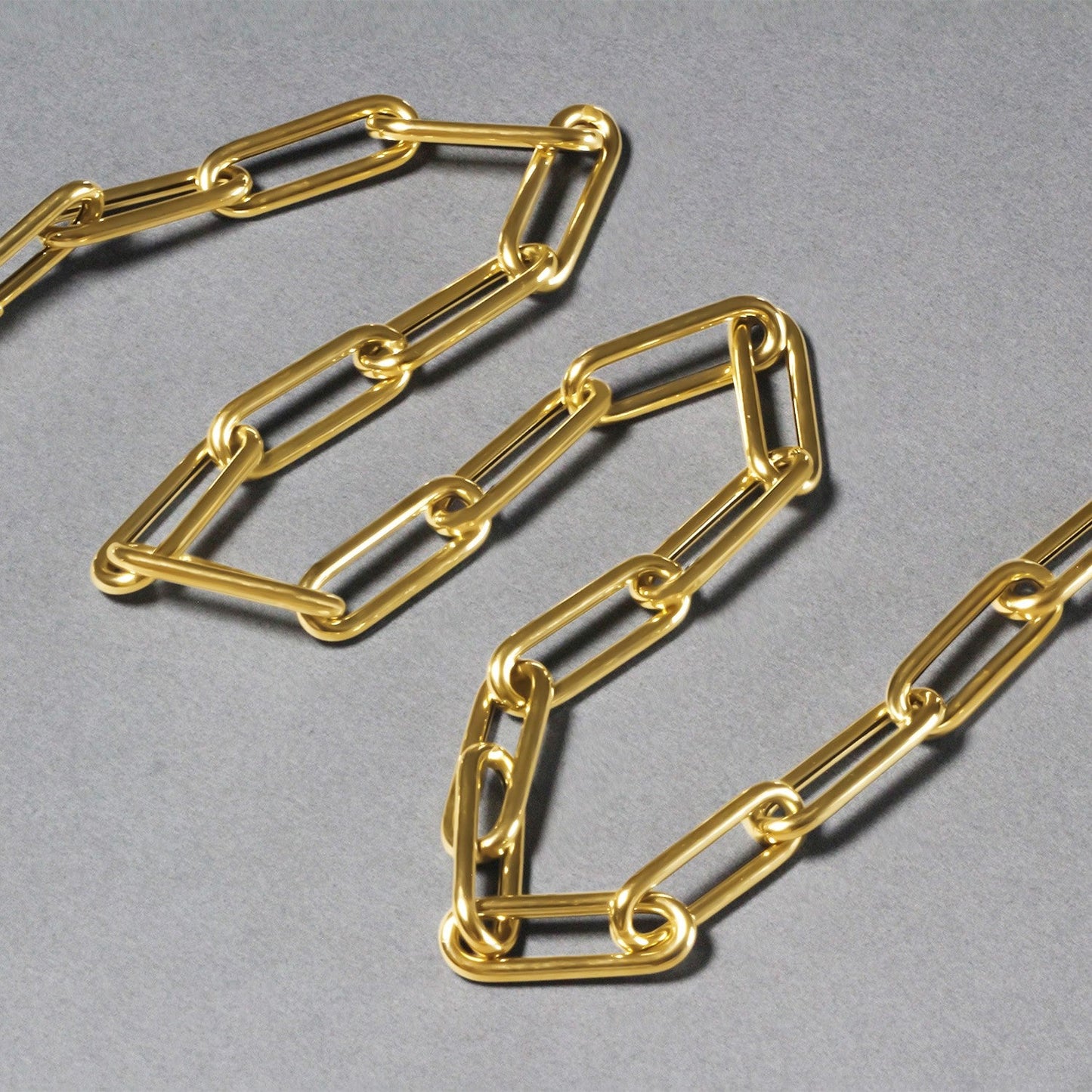 Cadena con eslabones planos de oro amarillo de 14k