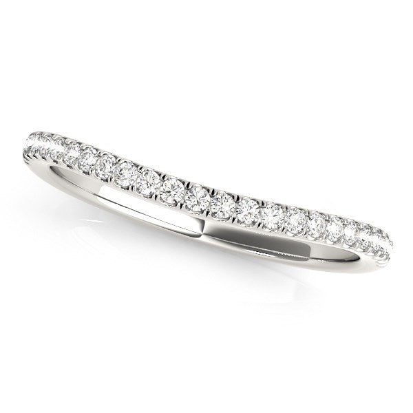 Anillo de boda curvo de oro blanco de 14k con engaste de pavé (1/10 cttw)