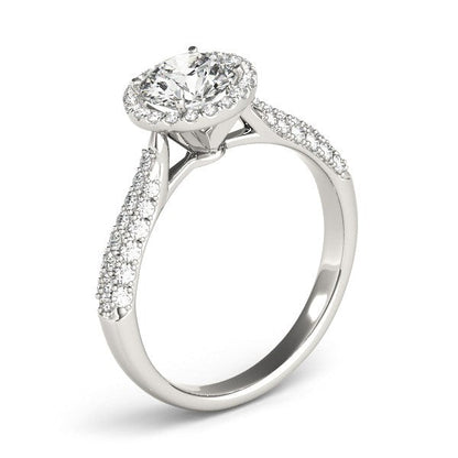 Anillo de compromiso con halo de diamantes en oro blanco de 14k y banda pavé (1 1/3 cttw)
