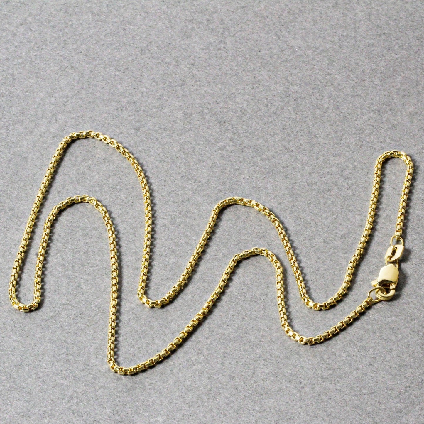 Cadena de oro amarillo de 14k tipo caja redonda de 1,35 mm