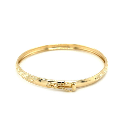 Pulsera de oro amarillo de 10k tipo cúpula con corte florentino y diamante para niños