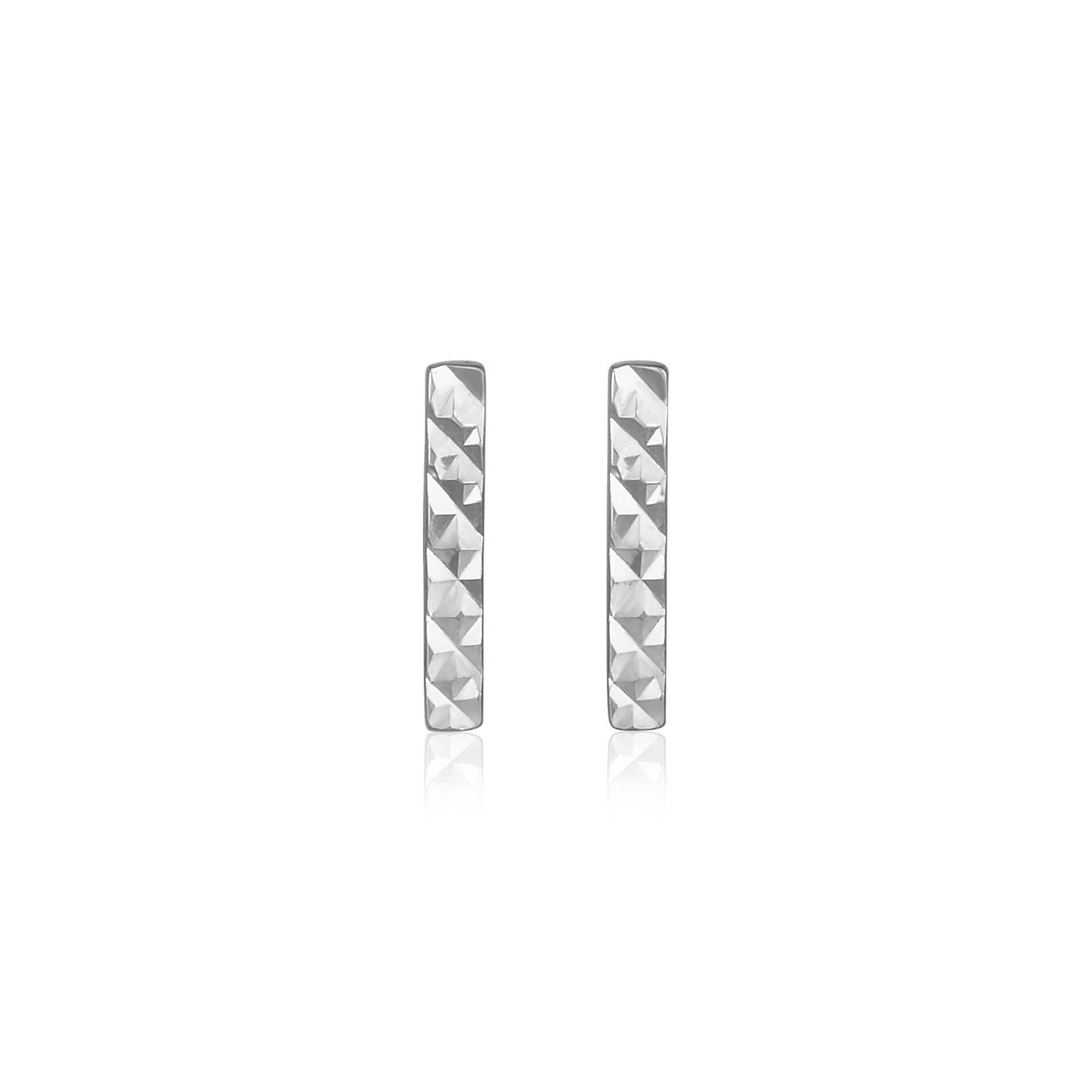 Aretes de barra texturizados de oro blanco de 14k