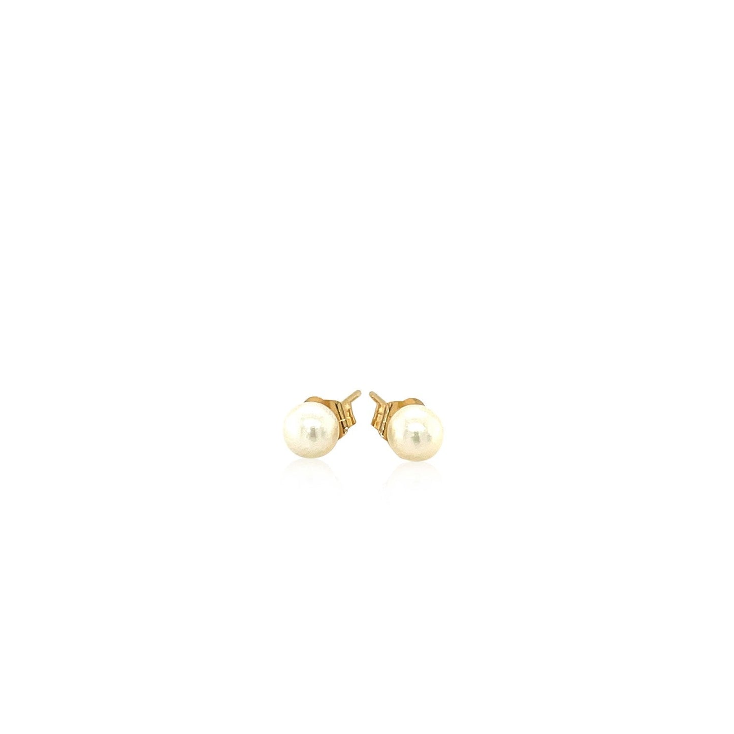 Pendientes de perlas cultivadas de agua dulce blancas de oro amarillo de 14k (4.0 mm)