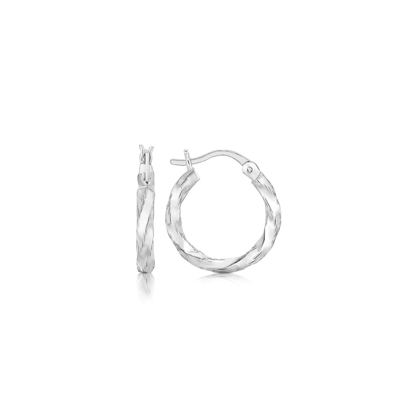 Pendientes de aro pulidos de plata de ley con diseño retorcido