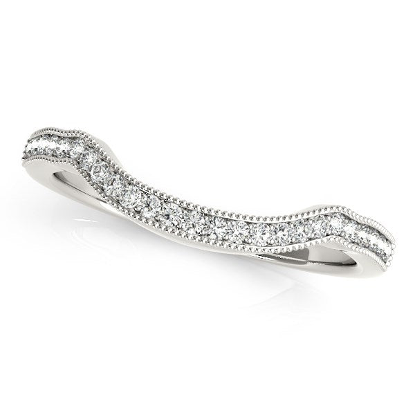 Alianza de boda de oro blanco de 14 quilates con diamantes engastados estilo curvado (1/6 quilates en total)