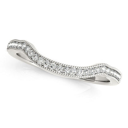 Alianza de boda de oro blanco de 14 quilates con diamantes engastados estilo curvado (1/6 quilates en total)