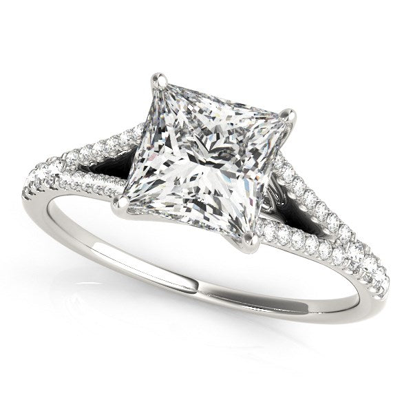 Anillo de compromiso con diamante de corte princesa en oro blanco de 14k con vástago dividido (1 1/8 ct. p.t.)