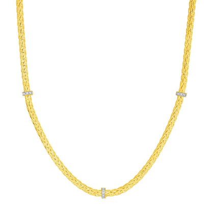 Collar de cuerda trenzada con detalles de diamantes en oro amarillo de 14k