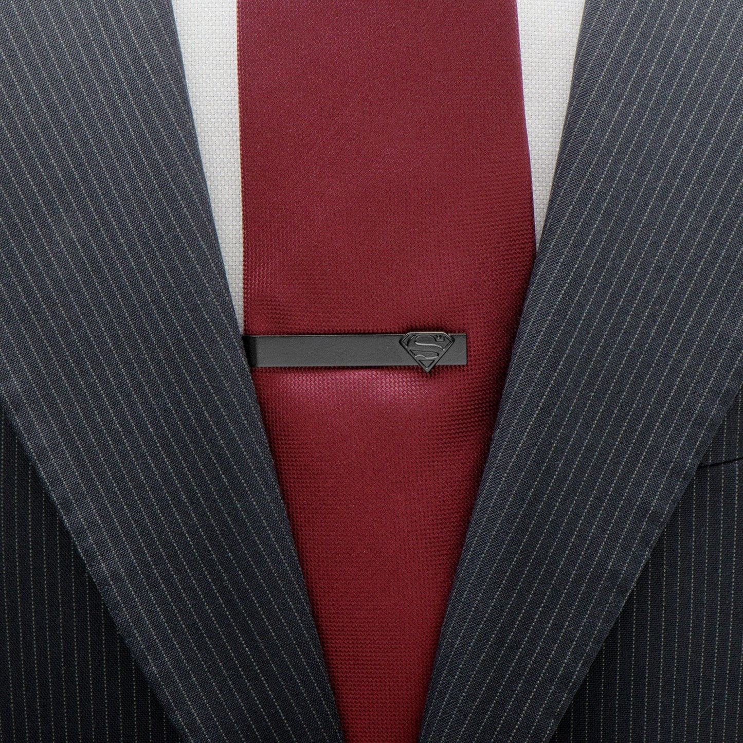 Barra para corbata negra de Superman DC