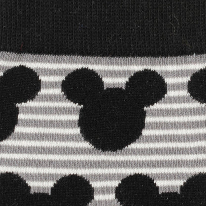 Set de regalo de calcetines grises a rayas de Mickey Mouse de Disney y pin de solapa azul de Mickey