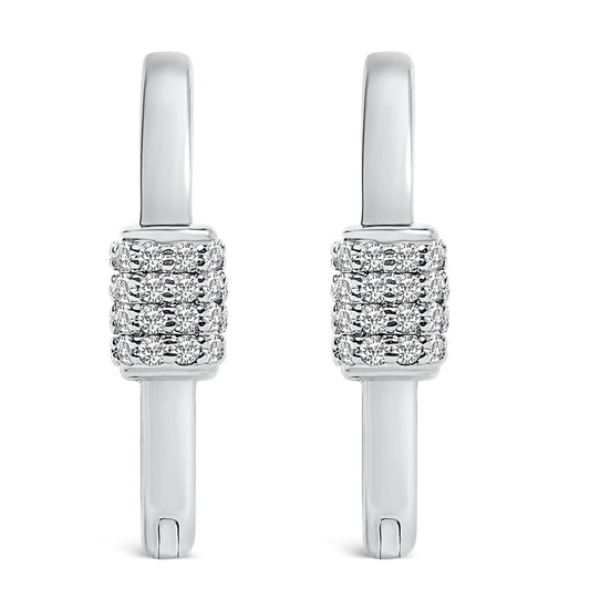 Pendientes de aro tipo Huggie con forma de corazón de diamantes creados en laboratorio de 3/8 Cttw en oro blanco de 10K
