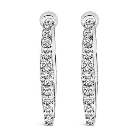 Pendientes Huggy con forma de corazón de oro blanco de 10K y diamantes creados en laboratorio de 1/4 Cttw