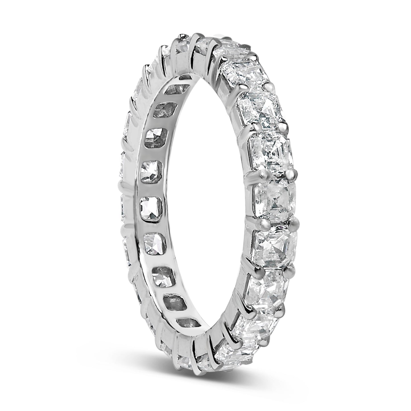 Anillo de banda de eternidad con diamantes cultivados en laboratorio de corte Asscher de 2 1/3 Cttw de oro blanco de 14K (color E-F, claridad VS1-VS2) - Talla 5.5
