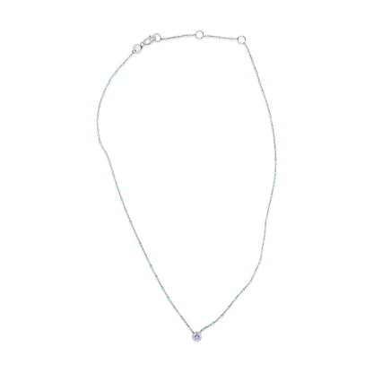 Collar de cadena con aguamarina celeste engastada en bisel de plata de ley y cuentas de esmalte