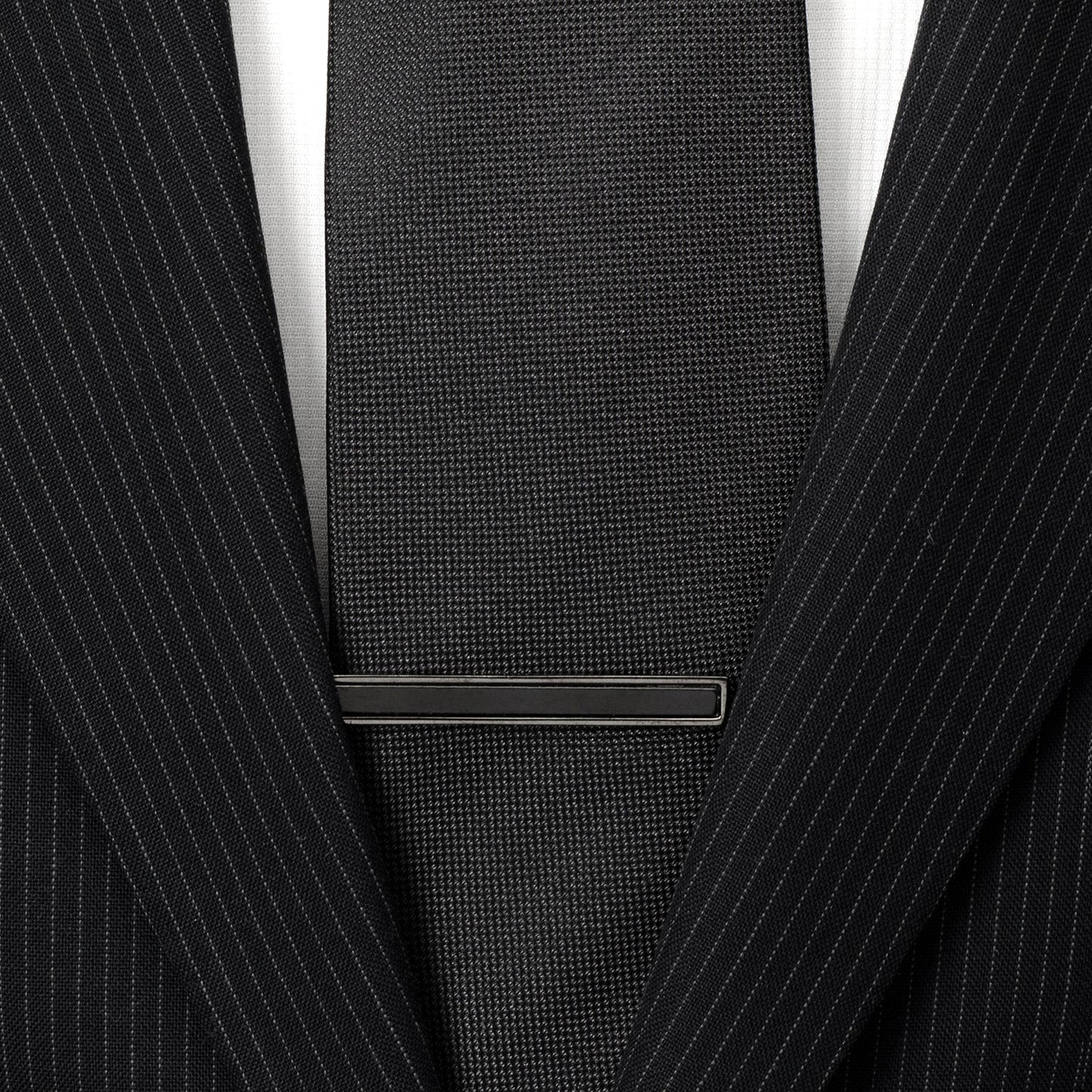 Alfiler de corbata con incrustaciones de gunmetal y ónix