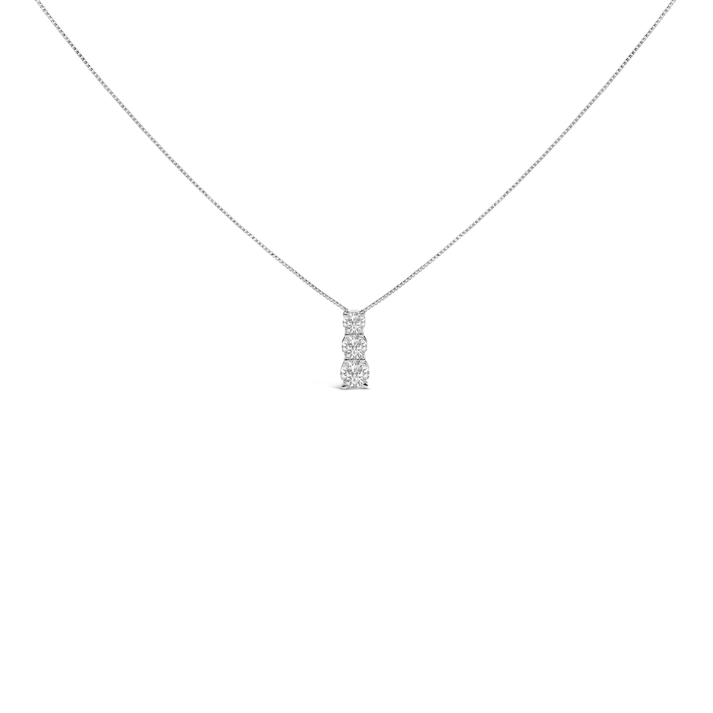 Collar con colgante de tres piedras con diamantes cultivados en laboratorio de 1/2 ct en oro blanco de 14K