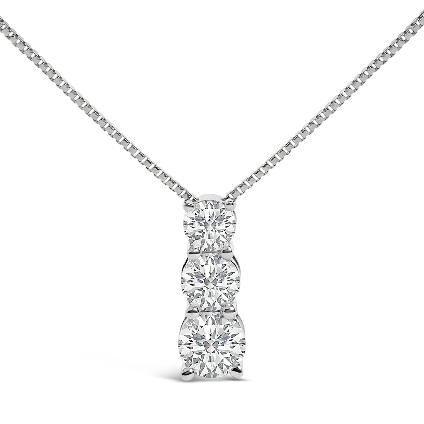 Collar con colgante de tres piedras con diamantes cultivados en laboratorio de 1/2 ct en oro blanco de 14K