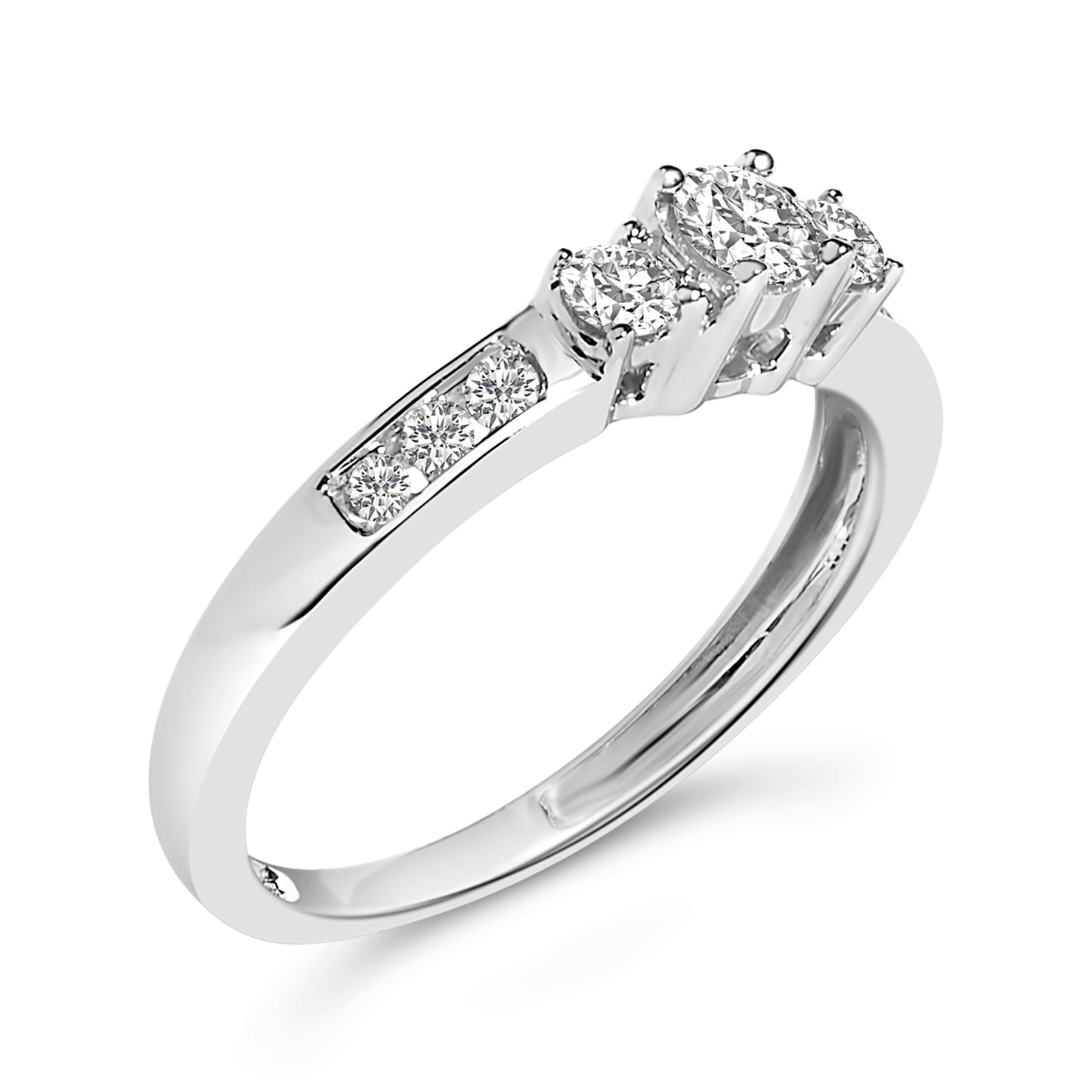 Anillo de oro blanco de 10K con diamante de 1/2 quilate de tres piedras