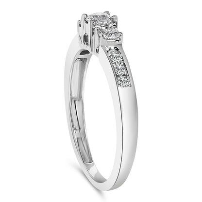 Anillo de oro blanco de 10K con diamante de 1/2 quilate de tres piedras