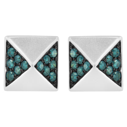 Pendientes de botón de oro blanco de 14 quilates con diamantes azules tratados de 1/4 quilates de peso total (Color azul, Claridad SI1-SI2)