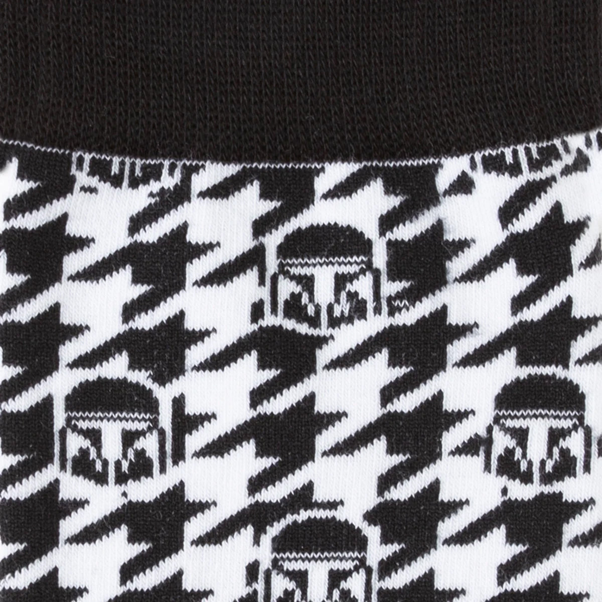 Set de regalo de calcetines de vestir y pin de solapa a cuadros pata de gallo blancos y negros de Star Wars The Mandalorian
