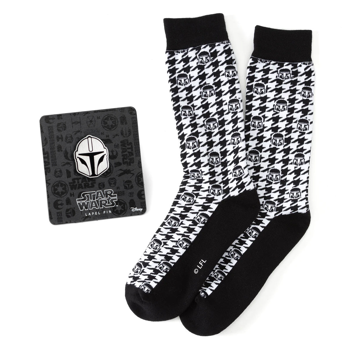 Set de regalo de calcetines de vestir y pin de solapa a cuadros pata de gallo blancos y negros de Star Wars The Mandalorian