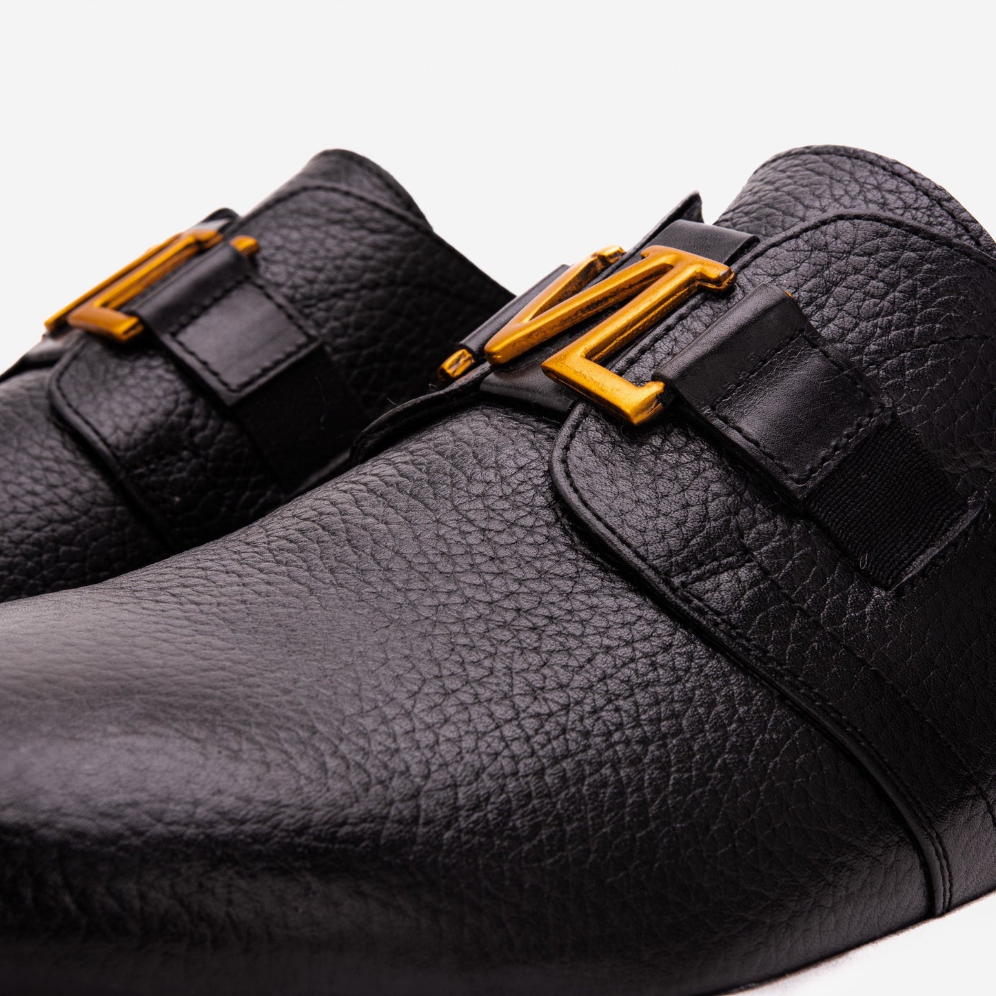 The Avelon Black Leather Men Sneaker