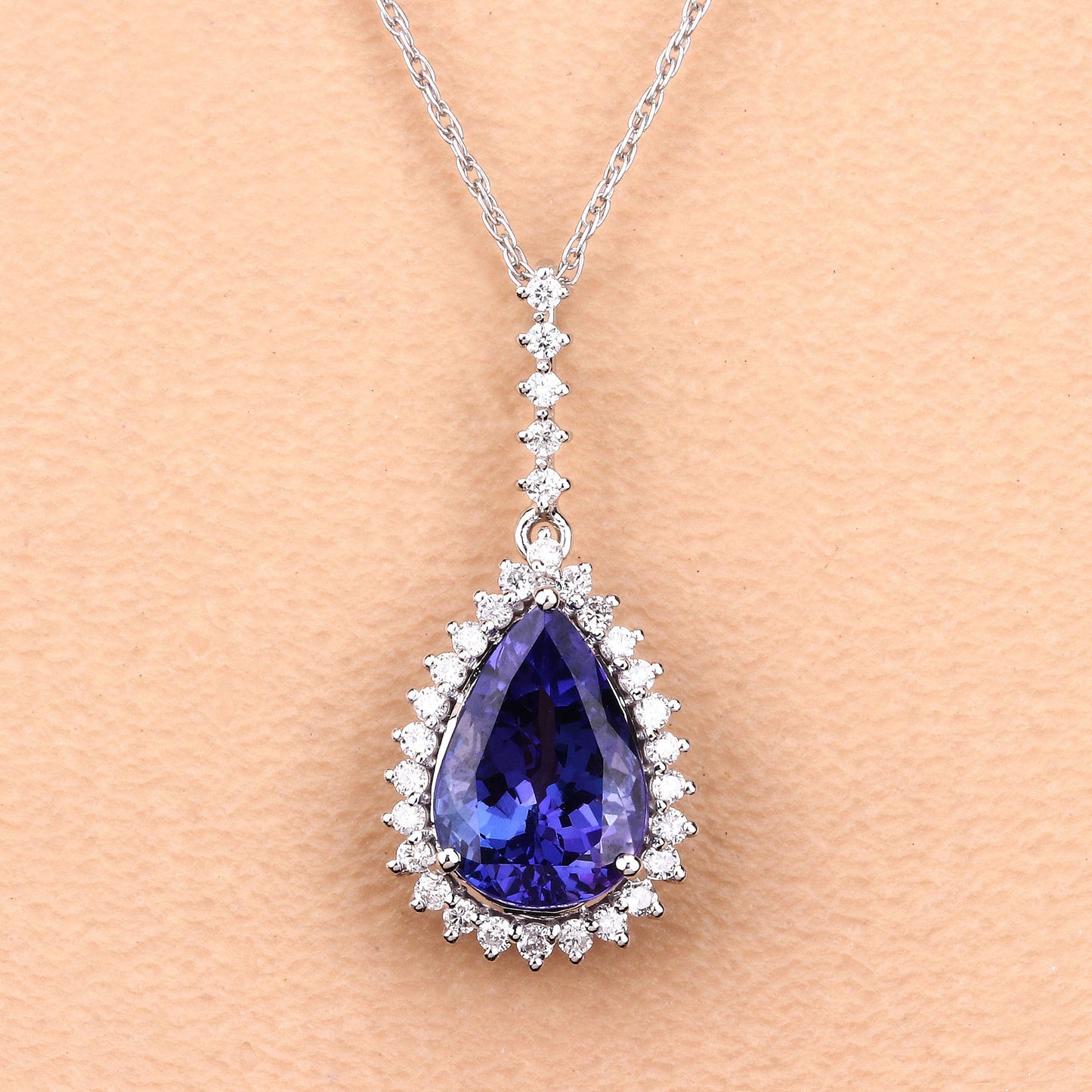 Colgante de oro blanco de 14 quilates con tanzanita genuina de 3,05 quilates y diamantes blancos