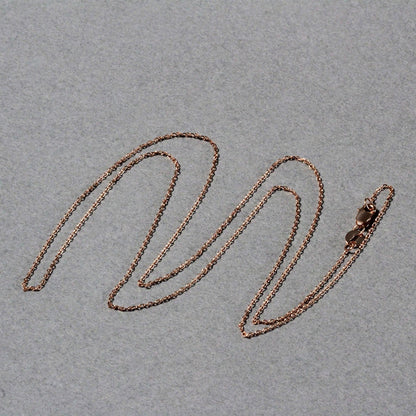 Cadena de eslabones de cable con corte de diamante en oro rosa de 14k (0,8 mm)