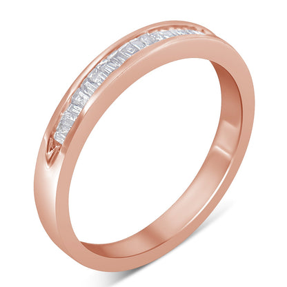 Anillo de banda apilable con diamantes engastados en canal de oro rosa de 10K sobre plata de ley .925 de 1/5 Cttw (color H-I, claridad I1-I2) - Talla 6 3/4
