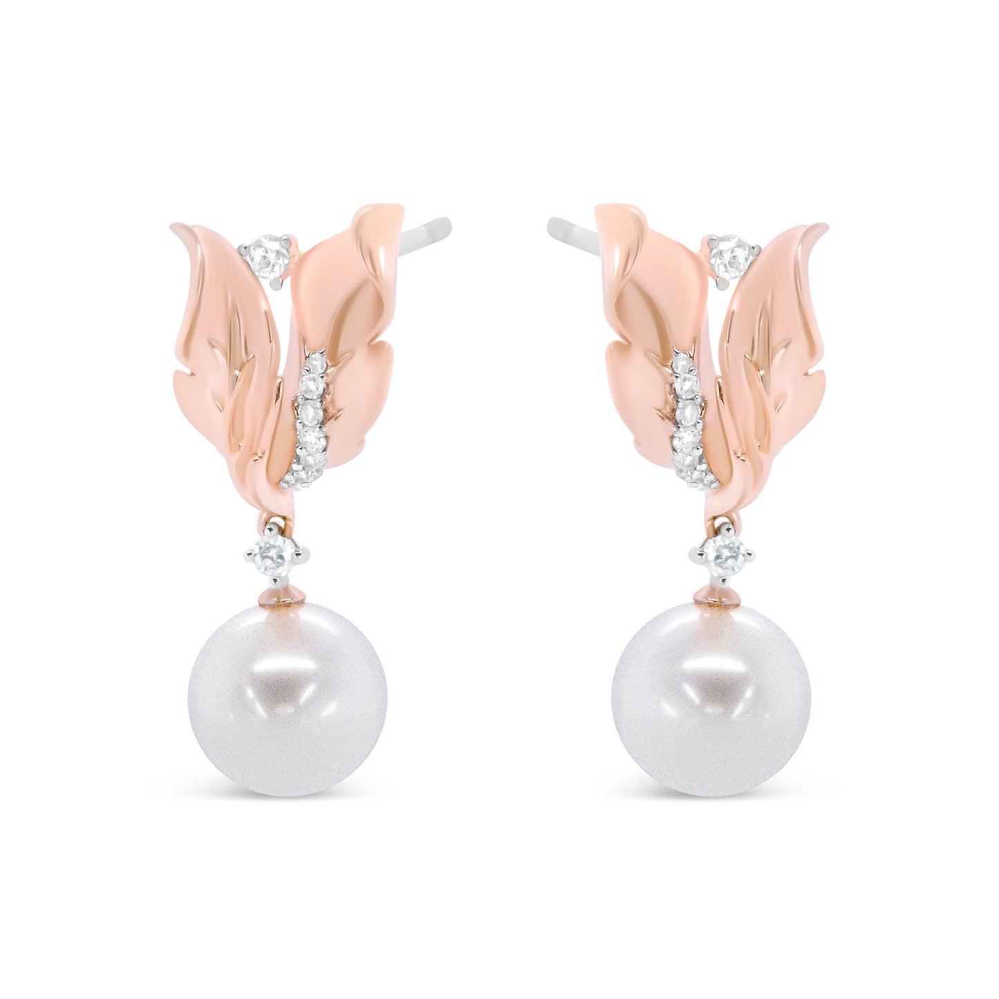 Pendientes de botón colgantes florales de oro rosa de 14K con diamantes redondos de 1/6 Cttw y perlas redondas de 8mm (color H-I, claridad I1-I2)