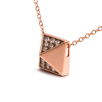 Collar con colgante piramidal con acabado mate de oro rosa de 14 quilates con diamantes marrones de 0,25 quilates (color marrón, claridad SI1-SI2) - 18 pulgadas