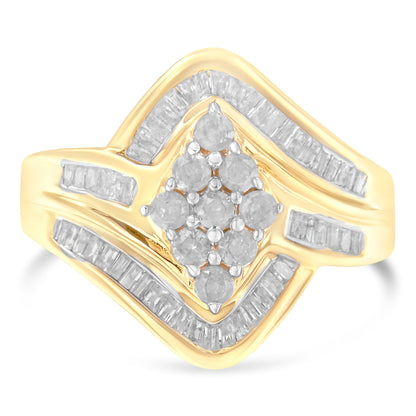 Anillo con racimo de diamantes tipo "bypass" de oro amarillo de 10 quilates (1 Cttw, color I-J, claridad I2-I3) - Talla 7
