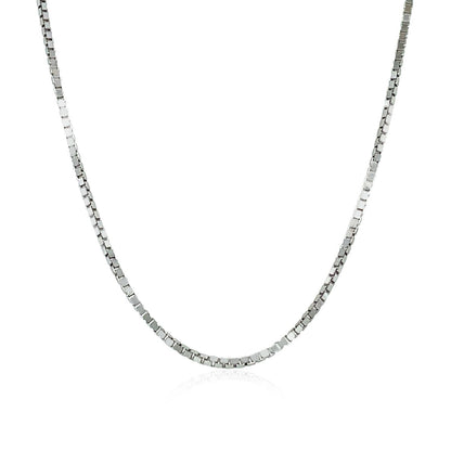Cadena clásica tipo box de oro blanco de 14k, 1.1 mm