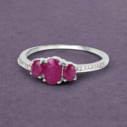 Anillo de oro blanco de 14K con rubí genuino de 1,02 quilates y diamantes blancos