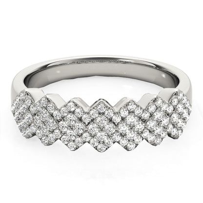 Anillo ancho con patrón multidiaogonal y diamantes en oro blanco de 14k (5/8 qt)