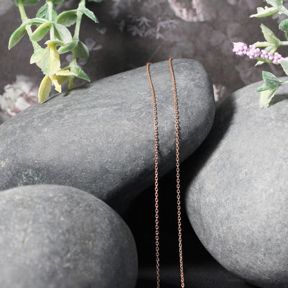 Cadena de eslabones de cable con corte de diamante en oro rosa de 14k (0,8 mm)