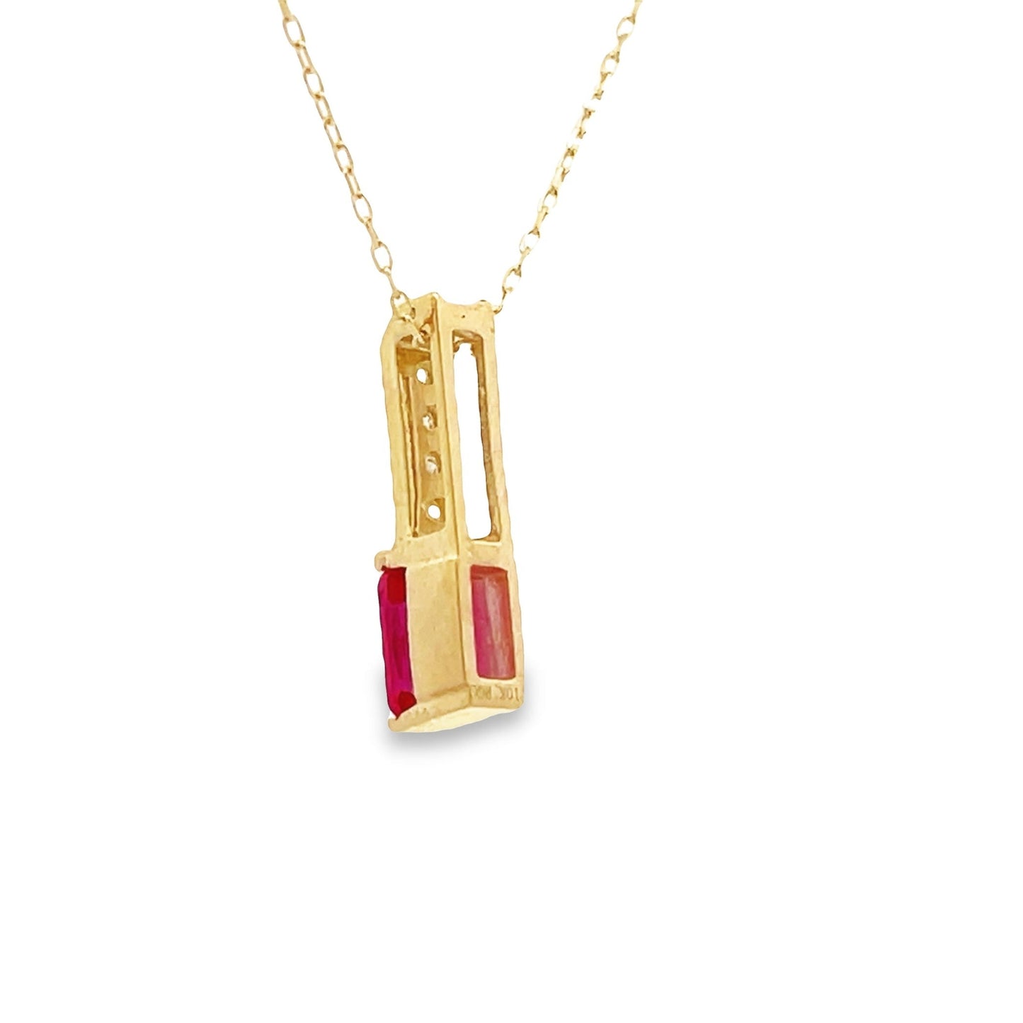 Colgantes de moda de rubí y diamante creados en oro amarillo de 10 quilates