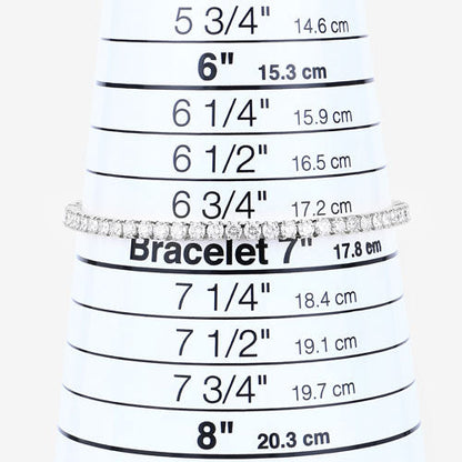 Brazalete de oro blanco de 14 quilates con diamantes de laboratorio de 5.10 quilates