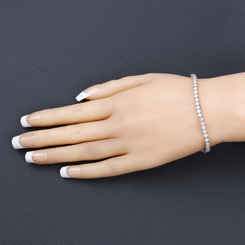 Brazalete de oro blanco de 14 quilates con diamantes de laboratorio de 5.10 quilates
