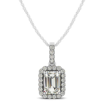 Colgante de halo con diamante central esmeralda en oro blanco de 14k (1 1/5 quilates en total)