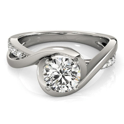 Anillo de compromiso de oro blanco de 14k con diamantes redondos y banda dividida (1 1/8 cttw)