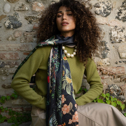 Sara - Long Silk Scarf - Black