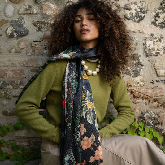 Sara - Long Silk Scarf - Black