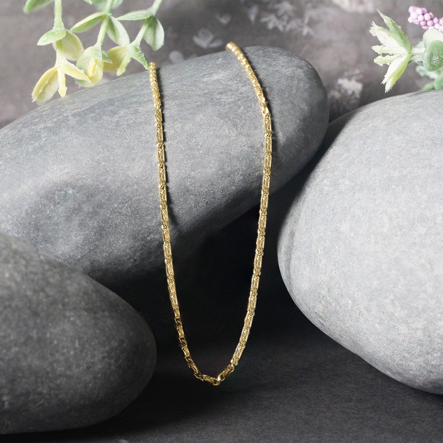 Cadena con colgante de eslabones calados corte diamante en oro amarillo de 14k (1,5 mm)